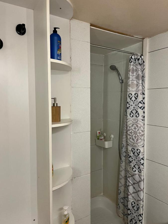 Ferienwohnung Atypique Châteauneuf-de-Gadagne Exterior foto
